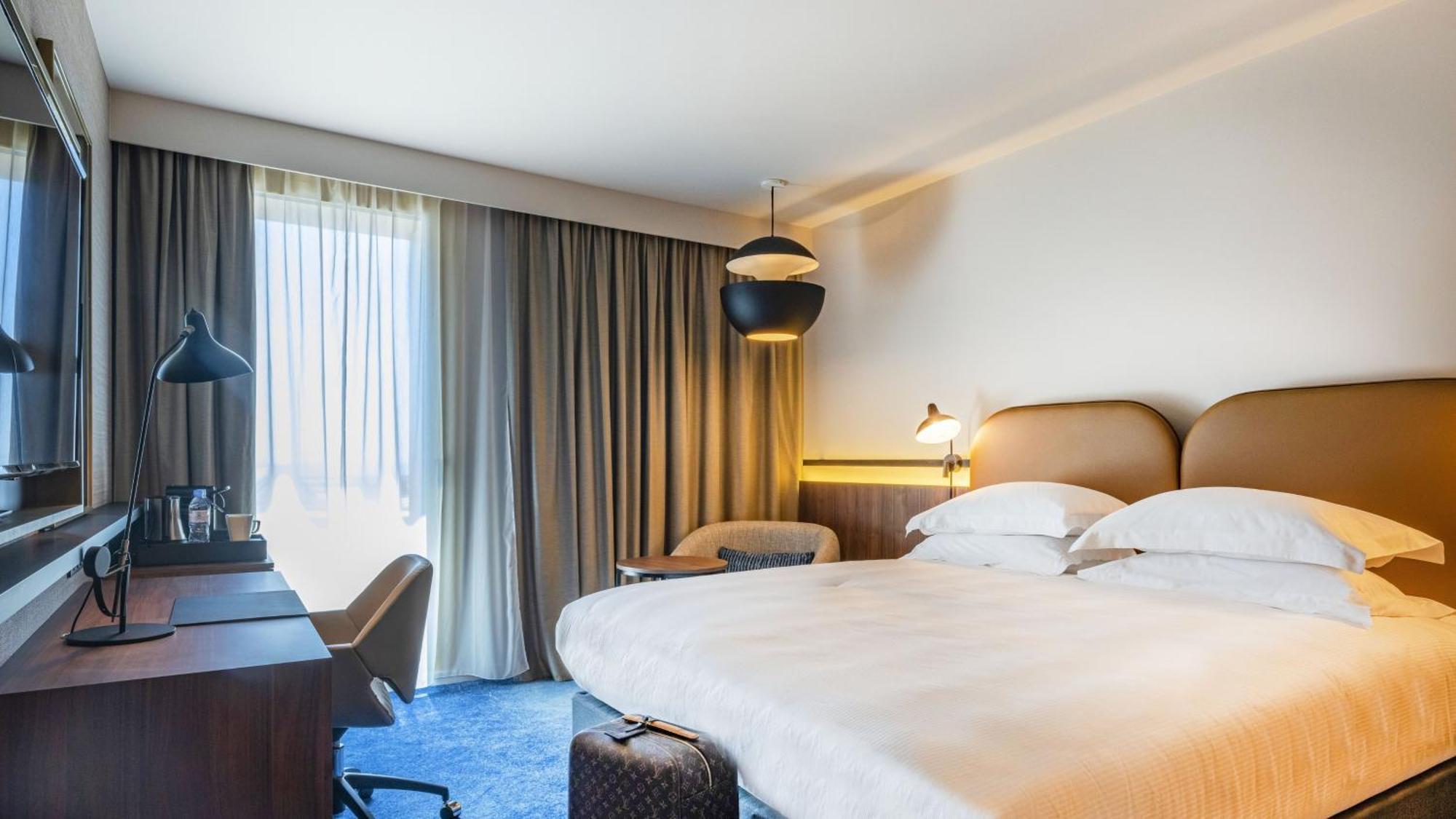 Crowne Plaza - Nice - Grand Arenas By Ihg Bagian luar foto